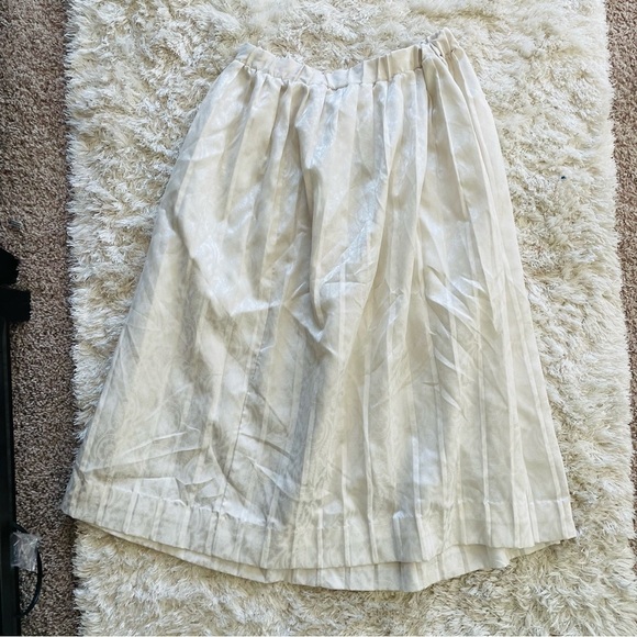 Le Damor Dresses & Skirts - Le Damor Vintage White Pleated Skirt Size S